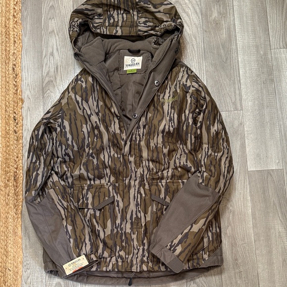 Mossy Oak Woodland Camo Jacket by Magellan - Picture 1 of 5